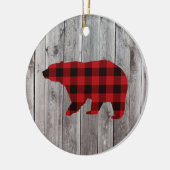 Rustige bosgrond beer met rode buffelplaat keramisch ornament (Links)