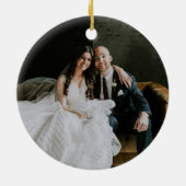 Rustige feestdag monogram rode nieuwfoto keramisch ornament (Achterkant)