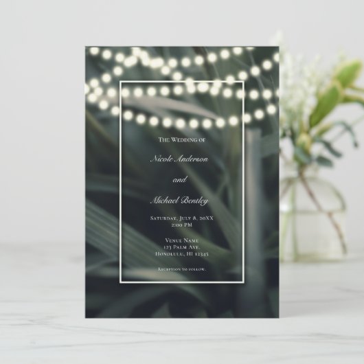 Rustige groene lentekranen en lichte bruiloft kaart (Staand voorkant)