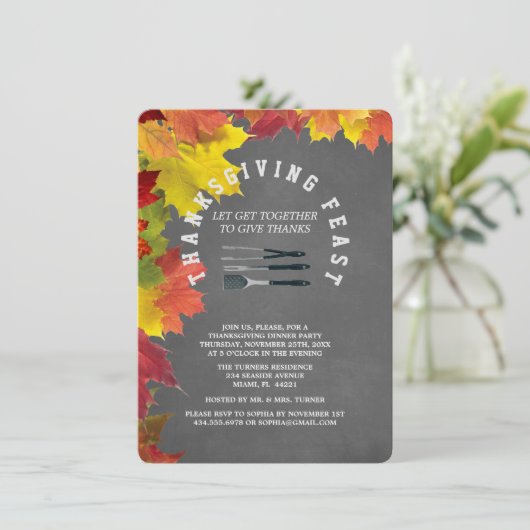 Rustige Herfst Chalkboard Thanksgiving Dinner Part Kaart (Staand voorkant)