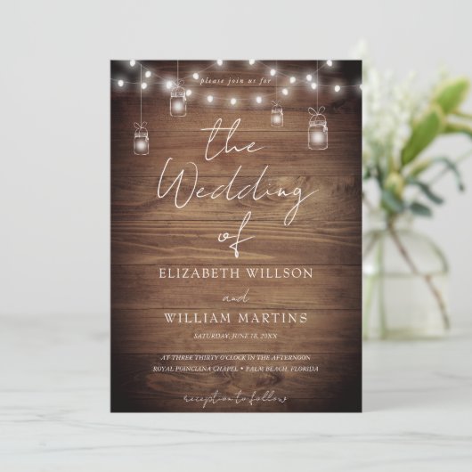 Rustige Hout String Lights Wedding QR Code RSVP Kaart (Staand voorkant)