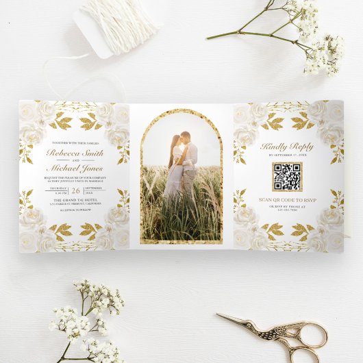 Rustige Ivory Floral Gold Glitter QR Code Weddensc Drieluik Uitnodiging