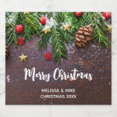 Rustige kersttafel met pine- en sneeuwwijn likeurfles etiket (Enkel label)