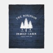 Rustige landengezinscabine Trees Blue Wood Print Fleece Deken (Voorkant)