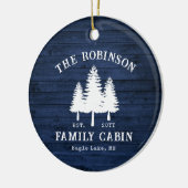 Rustige landengezinscabine Trees Blue Wood Print Keramisch Ornament (Links)