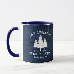 Rustige landengezinscabine Trees Blue Wood Print Mok