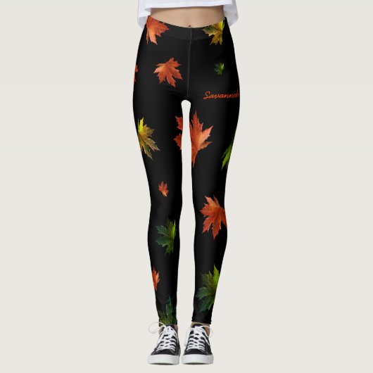Rustige Maple Leaf met Jouw naam op BLACK Leggings (Voorkant)