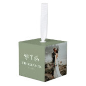 Rustige monogram groene newlywed drie foto kubus ornament (Voorkant hoekig)