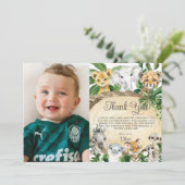 Rustige Oerwouden Rood Greenery Birthday Foto Bedankkaart (Staand voorkant)