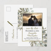 Rustige pine & Eucalyptus White Save the Date Phot Aankondigingskaart (Voorkant / Achterkant)