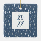 Rustige Pines Family Kerstmis Keramisch Ornament (Achterkant)