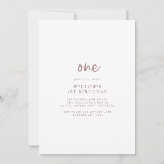 Rustige Roos Gold Script First Birthday Party Kaart (Voorkant)