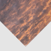 Rustige schemering zonsondergang in de wolken avon tissuepapier (Detail)