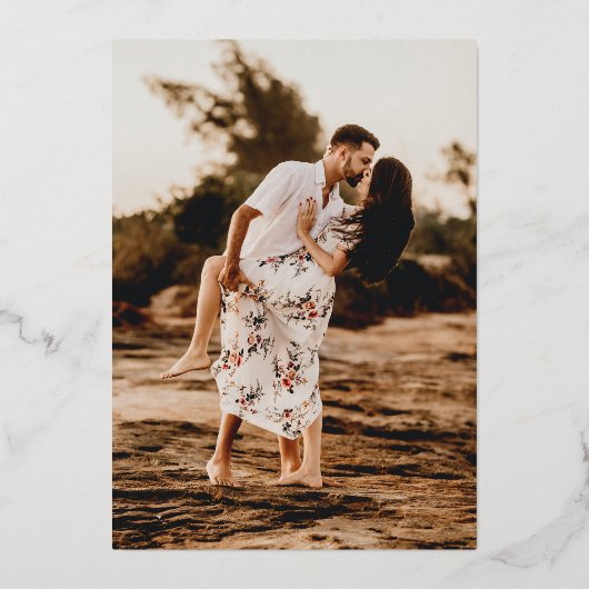 Rustige Script Photo Couples Shower Roos Gold Folie Uitnodiging (Achterkant)