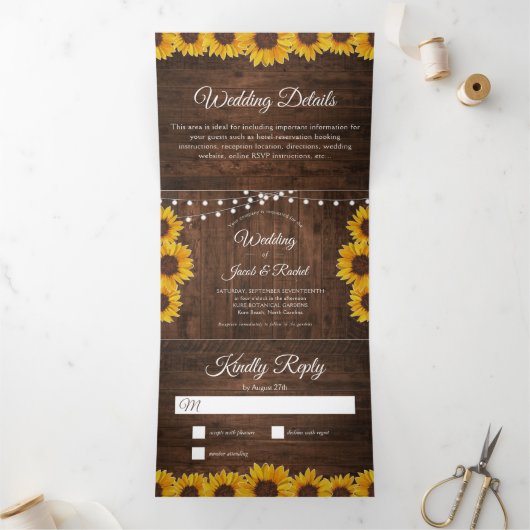 Rustige Sunflower String Lights Wedding Drieluik Uitnodiging (Binnen)
