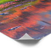 Rustige vijver temidden van majestueuze rode bomen poster (Hoek)