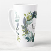 Rustige Waterverf Laurel Wreath Monogram Latte Mok (Linkerhoek)