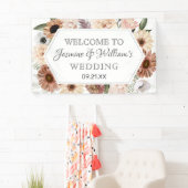 Rustige Waterverf Neutral Boho Floral Wedding Spandoek (Insitu)