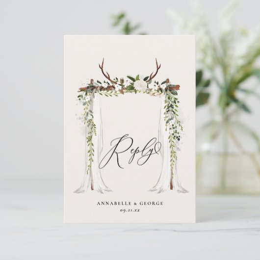 Rustige waterverf witte florale bruiloft RSVP (Staand voorkant)