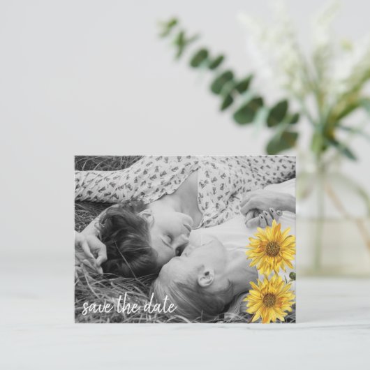 Rustige Witte Hout Zonnebloemen Bespaar de Datum Aankondigingskaart (Staand voorkant)