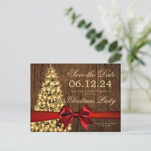 Rustige Xmas Holiday Save Date | Boom- en rode lin Aankondigingskaart (Staand voorkant)