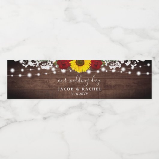 Rustige zonnebloemen Rozen String Lights Wedding Waterfles Etiket (Enkel label)