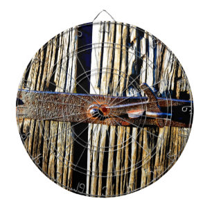 Rustisch hout en ijzermetaallatch dartbord