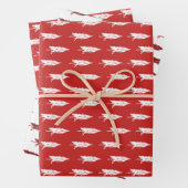 Rustisch kerstboompatroon in land, rood en wit inpakpapier vel (In situ)