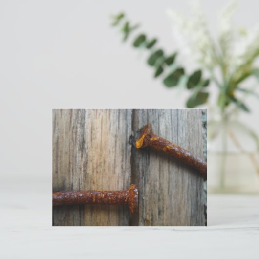 Rustnagels in hout2 briefkaart (Staand voorkant)