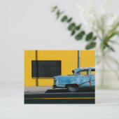 Rusty Blue Car en Yellow Wall Briefkaart (Staand voorkant)