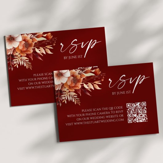 Rusty Bourgogne Floral QR Code Mariage Carte RSVP