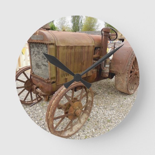 Rusty  tractor ronde klok (Voorkant)