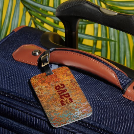 Rusty, Verdigris, Grunge Steampunk Personalized L Bagagelabel (Voorkant Insitu 1)