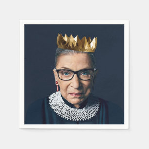 Ruth Bader Ginsburg met gouden kroon Servet
