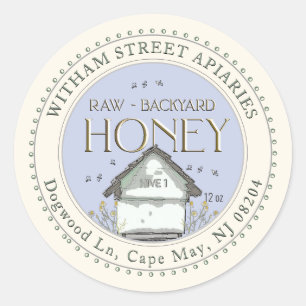 Ruw achtertuin honingbijenkasten met bijenetiket ronde sticker