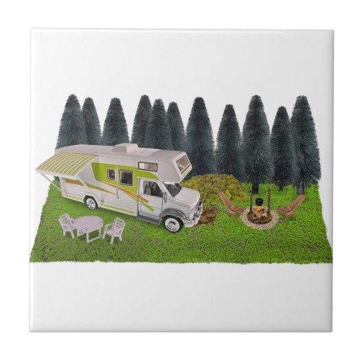 RV camper in het bos Tegeltje (Voorkant)