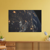 's Avonds licht de stad op de planeet aarde Canvas Afdruk (Insitu (Woonkamer))