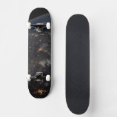 's Avonds licht de stad op de planeet aarde Skateboard (Voorkant)