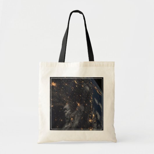 's Avonds licht de stad op de planeet aarde Tote Bag (Voorkant)