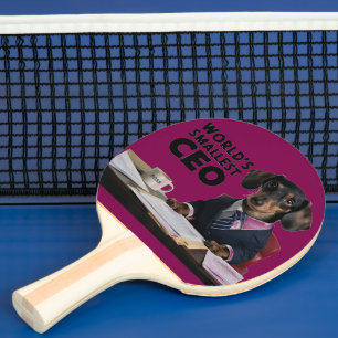 's Werelds kleinste CEO, schattige grappige teckel Tafeltennisbatje