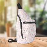 Sac À Bandoulière Fleur sauvage élégant<br><div class="desc">Cet élégant sac à élingue est doté d'un motif tout-en-un de fleurs sauvages dainty sur un arrière - plan rose clair et votre monogramme initial sur le devant. Trois compartiments zippés peuvent facilement stocker vos clés, portefeuille, téléphone, appareil photo et bien plus encore. Portez-le comme carrosserie ou sur une épaule,...</div>