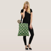 Sac à carreaux verts (Sur le modèle)