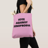 Sac À Dos Contre La Xénophobie (De près)