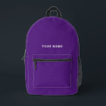 Sac à dos de nom personnalisé blanc pourpre<br><div class="desc">Personnalisez facilement ce sac à dos simple et cool en ajoutant votre nom ou votre texte personnalisé. Un design cool et moderne en violet foncé et blanc avec une police sans serif claire, pour un look moderne, professionnel et pointu, parfait comme cadeau personnalisé pour les étudiants de collège, lycée, enfants....</div>