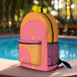 Sac À Dos Imprimé Art Ligne Inspiré les années 70 - Arche Arc En Arc<br><div class="desc">Un design boho avec un motif rayé et des formes circulaires orange et rose. Un design audacieux mais minimal avec une zone facultative pour ajouter du texte.</div>