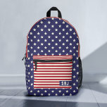 Sac À Dos Imprimé Drapeau américain patriotique Monogramme<br><div class="desc">Ce sac à dos cool a un motif patriotique étoilé et rayé inspiré du drapeau américain. Le design extensible est fait dans les tons rouge, blanc cassé et bleu. La poche avant et le dessus ont un motif rayé, et l'avant et les côtés ont des étoiles. Inclure votre monogramme personnalisé...</div>