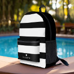 Sac À Dos Imprimé Gras moderne noir blanc rayé Motif avec coeur<br><div class="desc">Un design minimal avec d'énormes rayures et un endroit pour ajouter votre nom. Un coeur minuscule est inclus juste au-dessus de la zone du monogramme. Un design audacieux mais minimal avec une zone facultative pour ajouter du texte.</div>