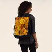 Sac à dos Lignes Abstraites Fleur Jaune (Porté)