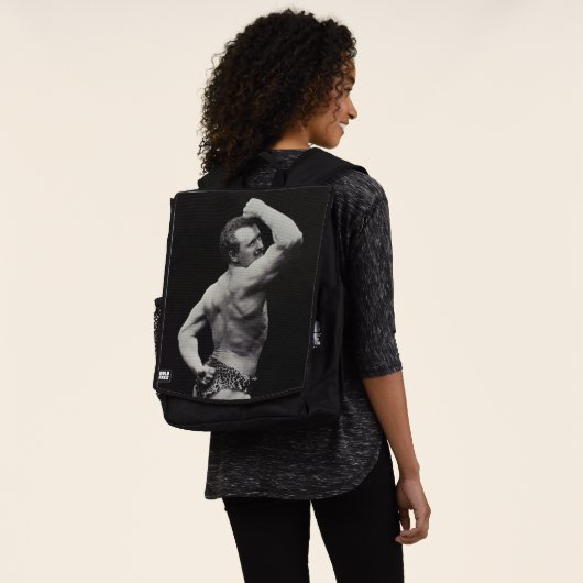 Sac À Dos Une nouvelle pose par les hommes forts Eugen Sando (Porté)