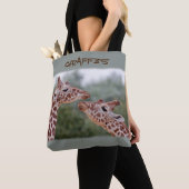 Sac à impression de girafes amoureuses partout (De près)